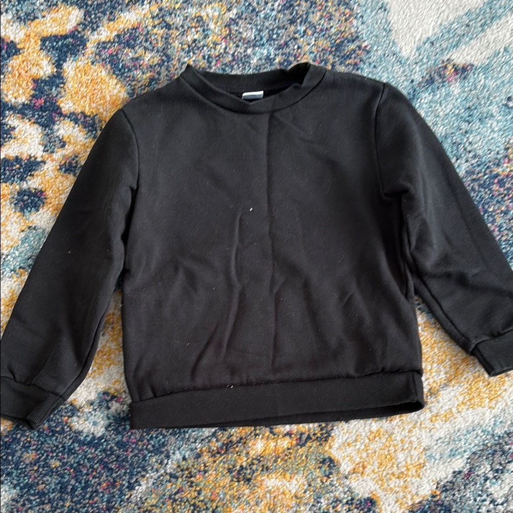 Black Long Sleeve Sweatshirt